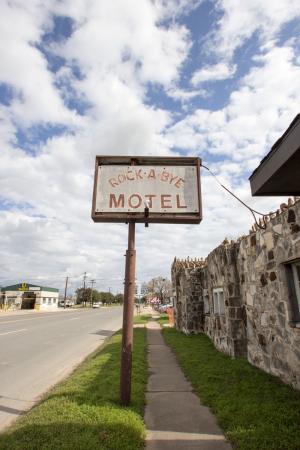 Rock A Bye Motel - Luling, TX